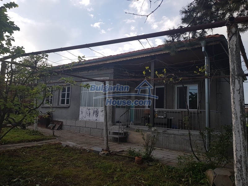 Foto 4 von 12 — Rural Bulgarian property 46 km from Stara Zagora with big garden