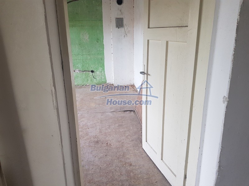 Foto 10 von 12 — Rural Bulgarian property 46 km from Stara Zagora with big garden