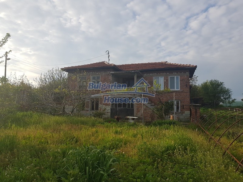 Foto 2 von 12 — Bulgarian house with big garden and nice views 42 km to St.Zagor