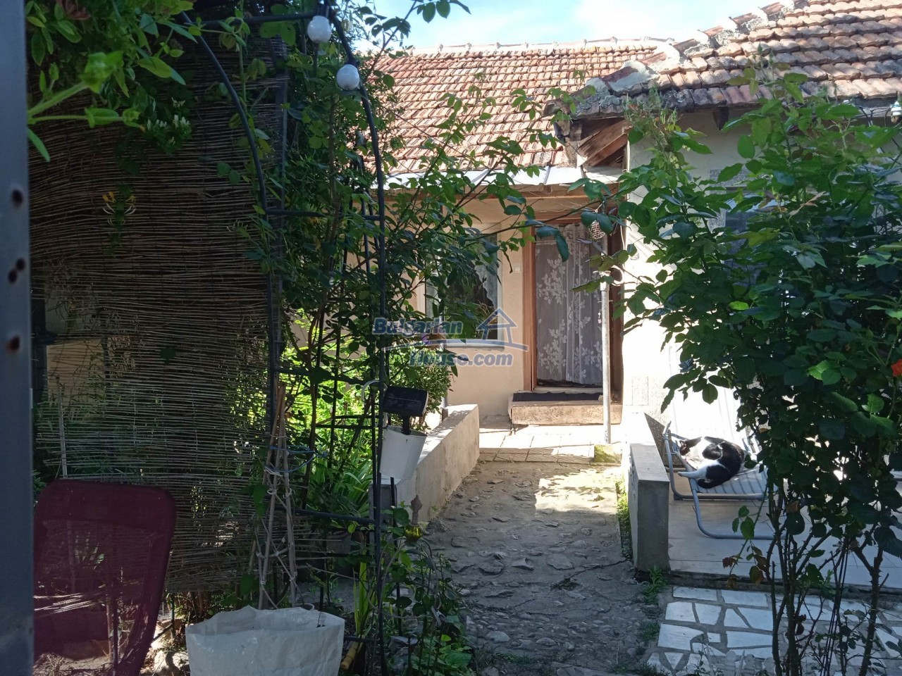 Foto 2 von 12 — Renovated property for sale in the village of Chernook Provadia