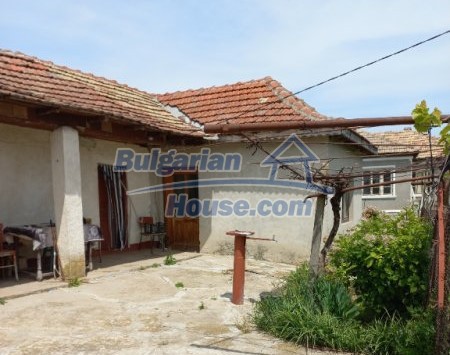 Foto 2 von 12 — OLD HOUSE WHIT BIG yard ONLY 8 km from the sea