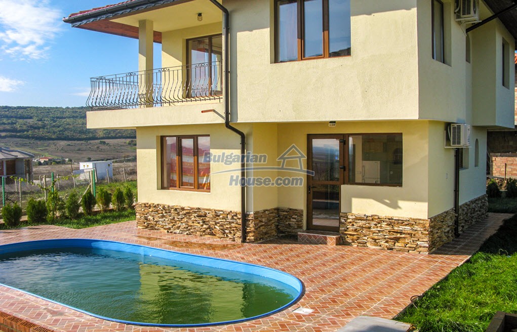 Foto 1 von 12 — Two-storey house with pool and SEA PANORAMIC- near ALbena