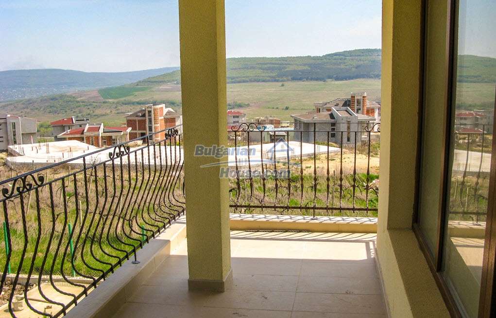 Foto 3 von 12 — Two-storey house with pool and SEA PANORAMIC- near ALbena
