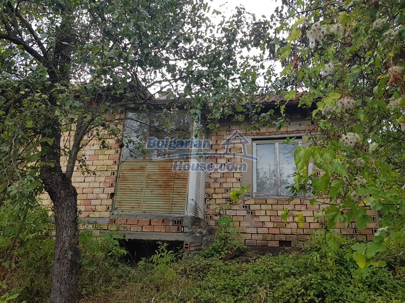 Foto 3 von 12 — Bulgarian property a house, a garage, garden 6000sq.m near lake