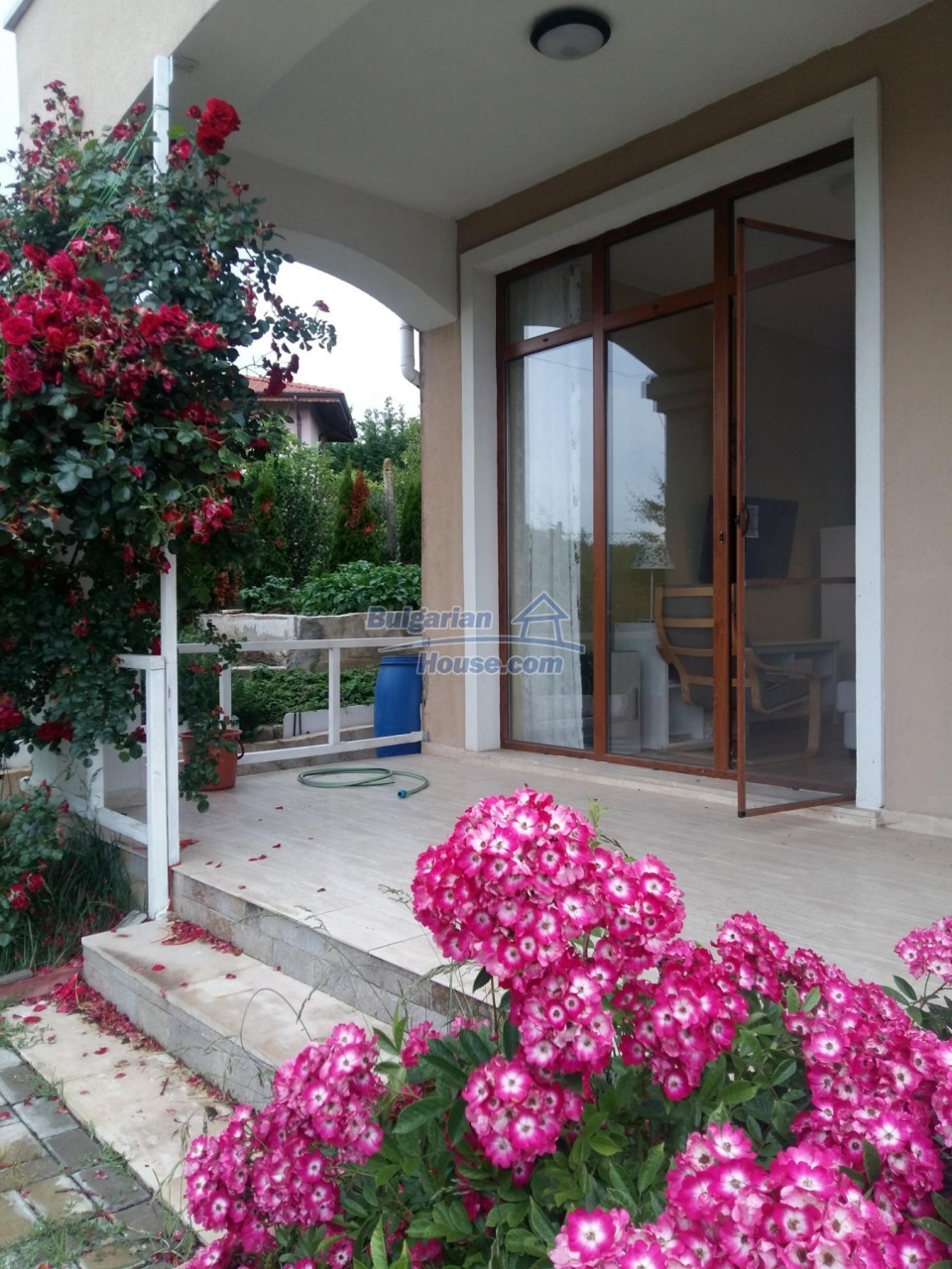 Foto 10 von 12 — A new two -storey house 3km from seaside