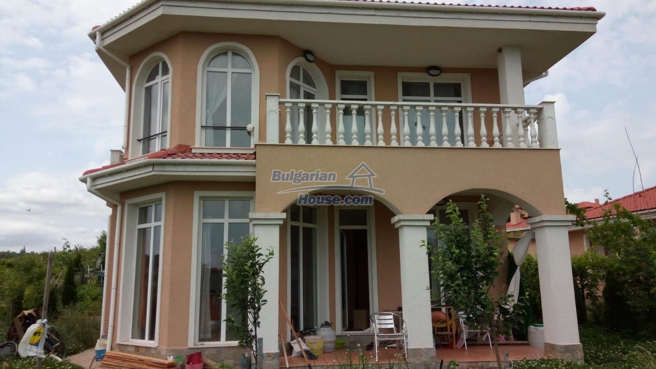 Foto 11 von 12 — A new two -storey house 3km from seaside