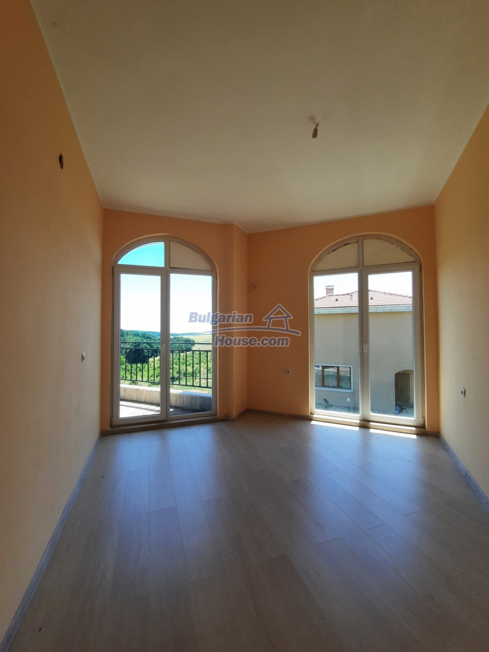 Foto 8 von 12 — Excellent new spacious two -storey house near close to seaside