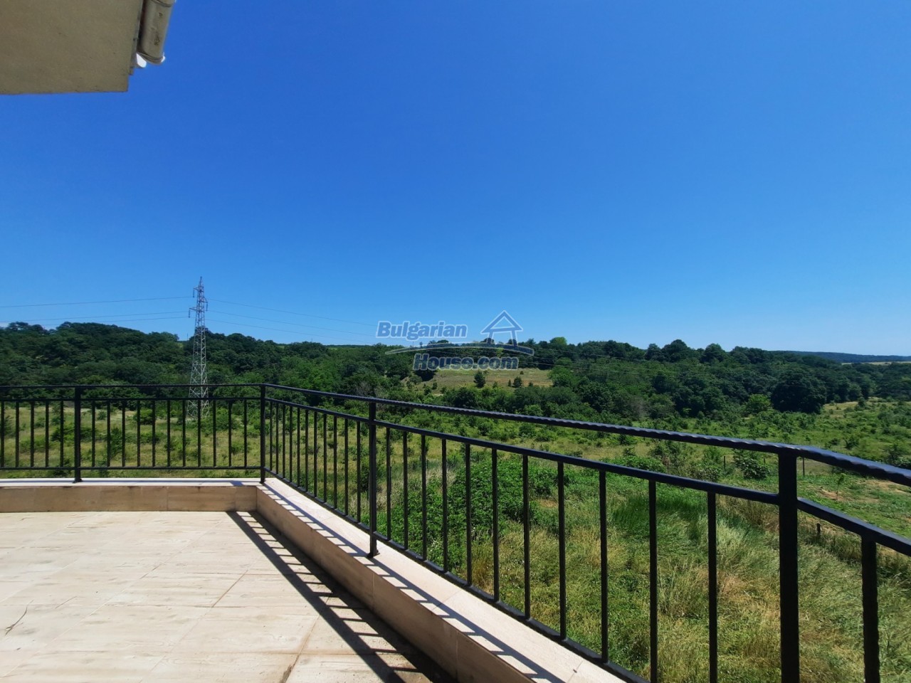 Foto 2 von 12 — Excellent new spacious two -storey house near close to seaside