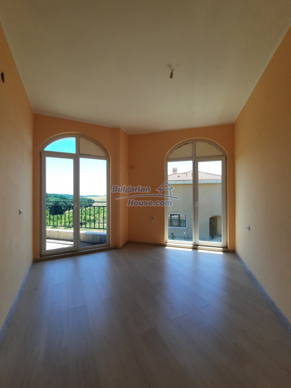Foto 4 von 12 — Excellent new spacious two -storey house near close to seaside
