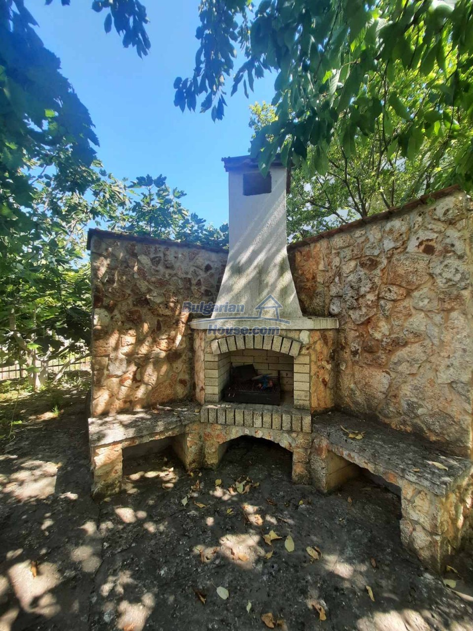 Foto 7 von 12 — Three-story elegant house + apartment in Balchik
