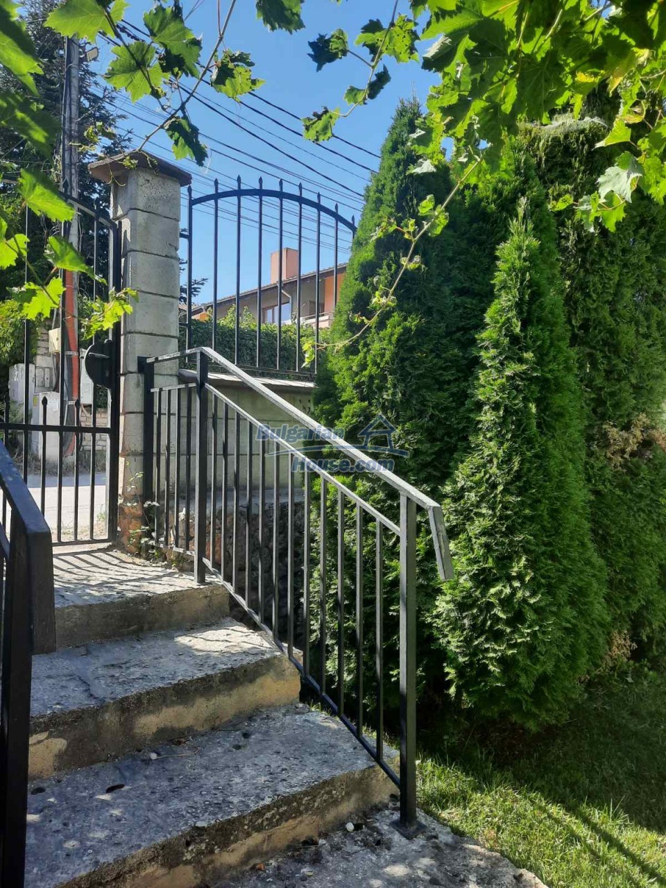 Foto 4 von 12 — Three-story elegant house + apartment in Balchik