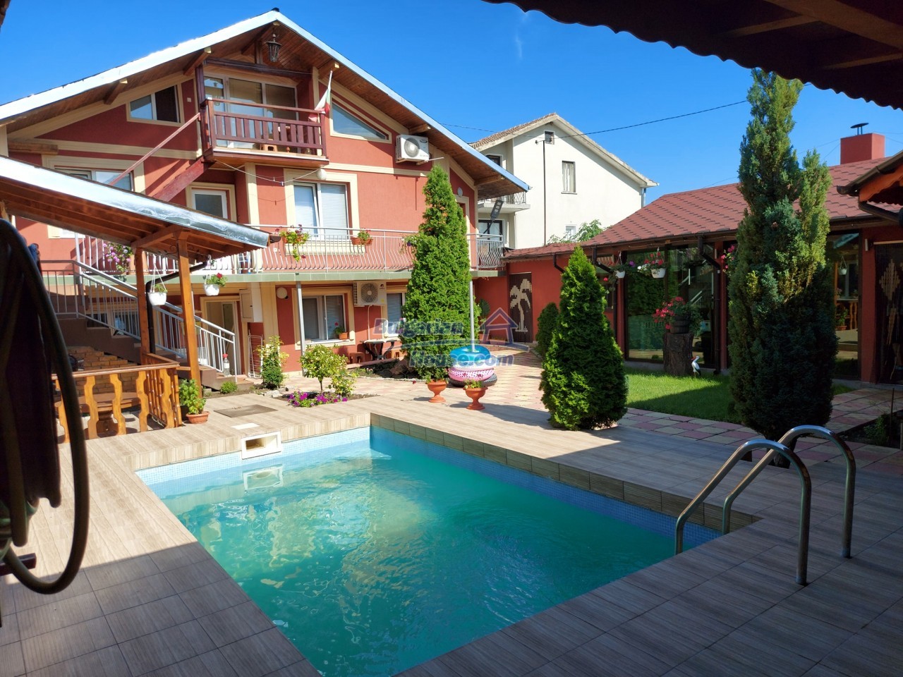 Foto 1 von 12 — Modern house swimming pool, 10 rooms,walking distance to sea