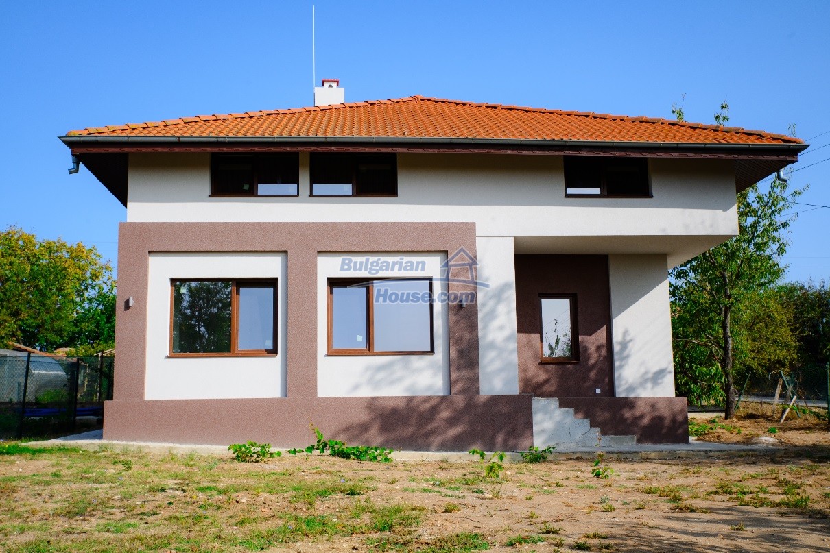 Foto 1 von 12 — New two-story elegant house 20 km from Varna