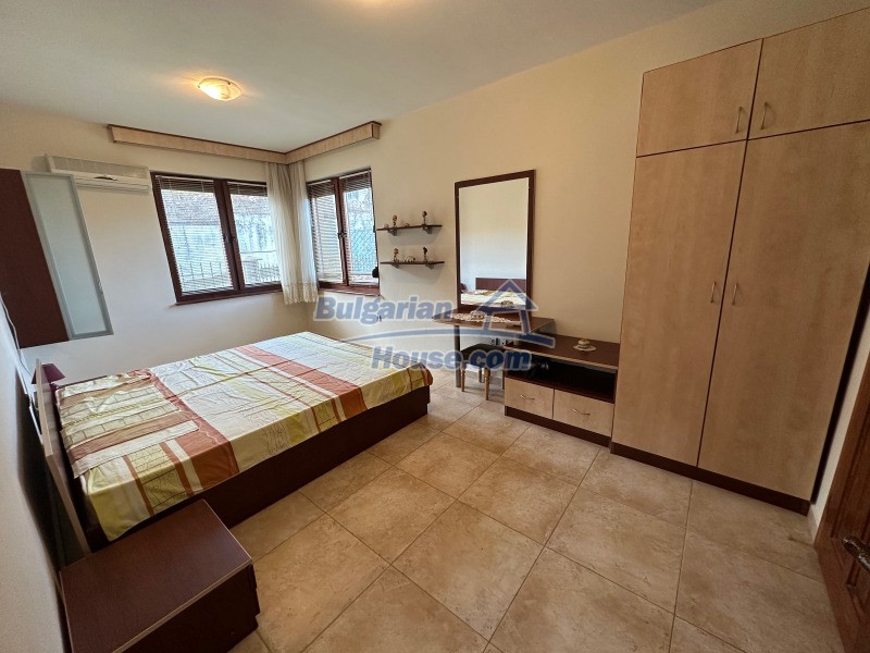 Foto 5 von 12 — Two-story house with pool and sea view