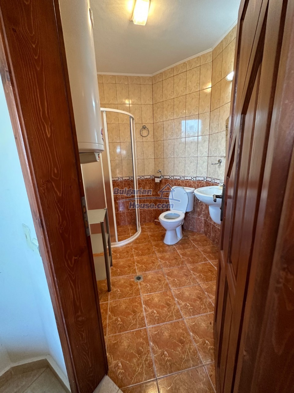 Foto 7 von 12 — Two-story house with pool and sea view