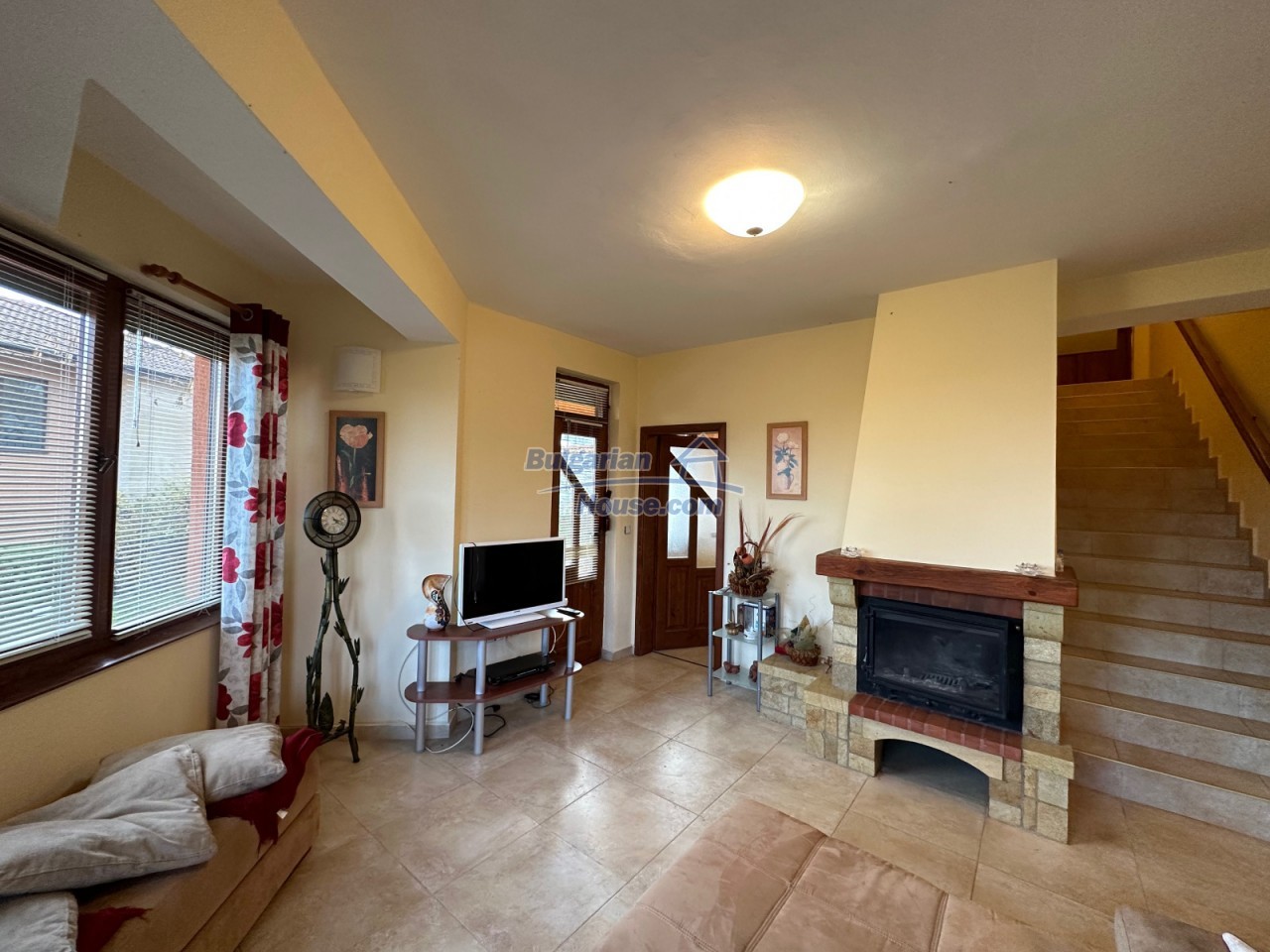 Foto 12 von 12 — Two-story house with pool and sea view