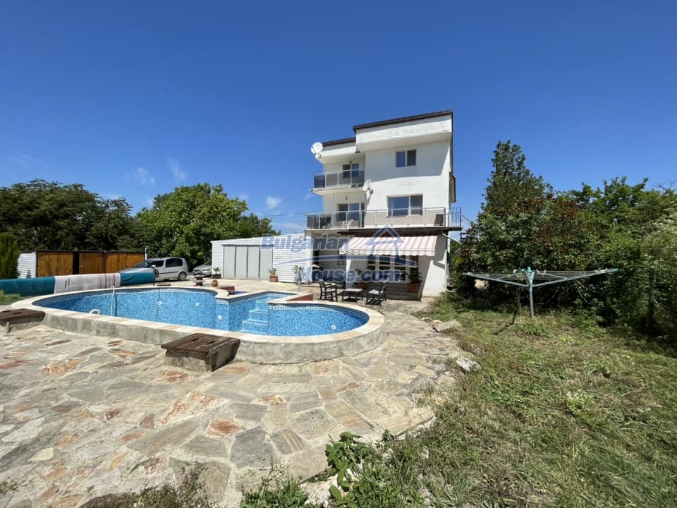 Foto 10 von 12 — Three-storey furnished house with pool and SEA VIEW