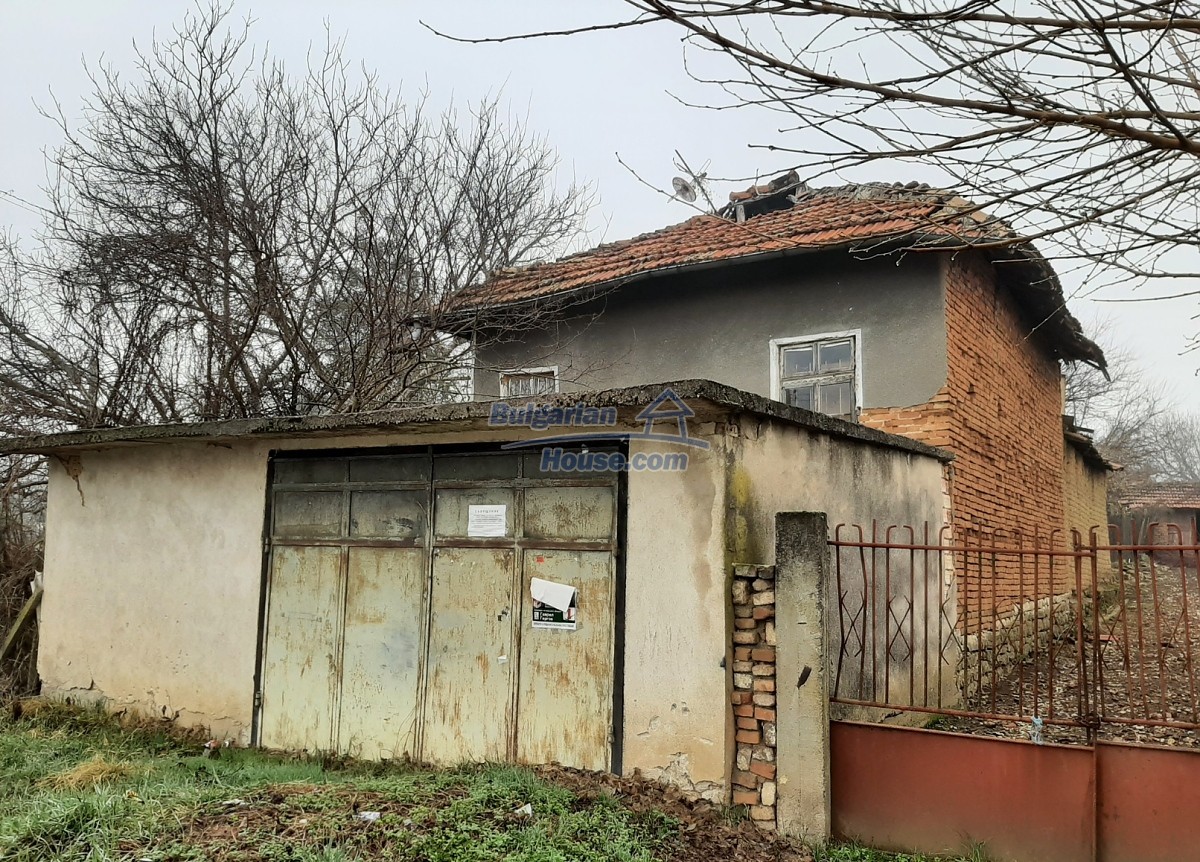 Foto 9 von 12 — Cheap house 20km to Vratsa close to river, hills and fields