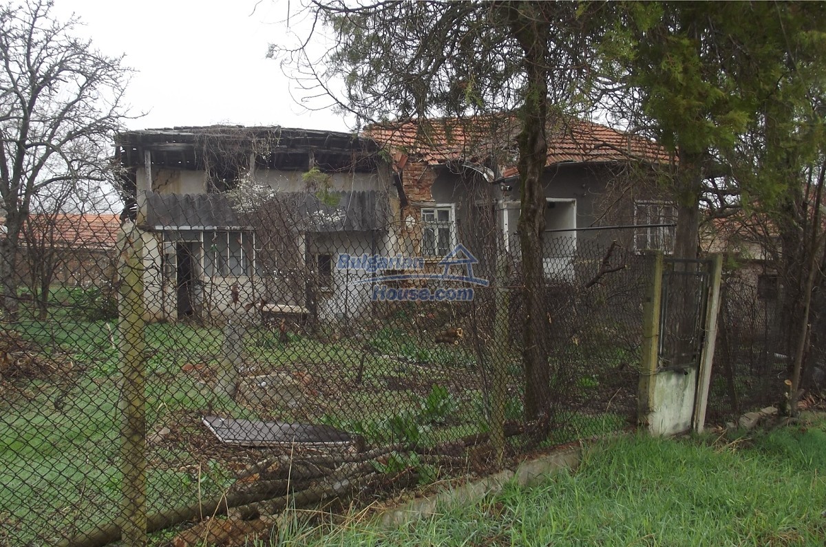 Foto 3 von 12 — Cheap house 20km to Vratsa close to river, hills and fields