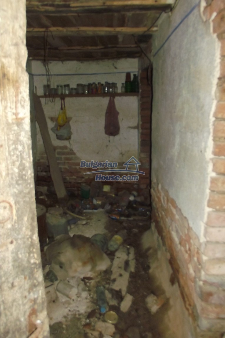 Foto 11 von 12 — Cheap house 20km to Vratsa close to river, hills and fields