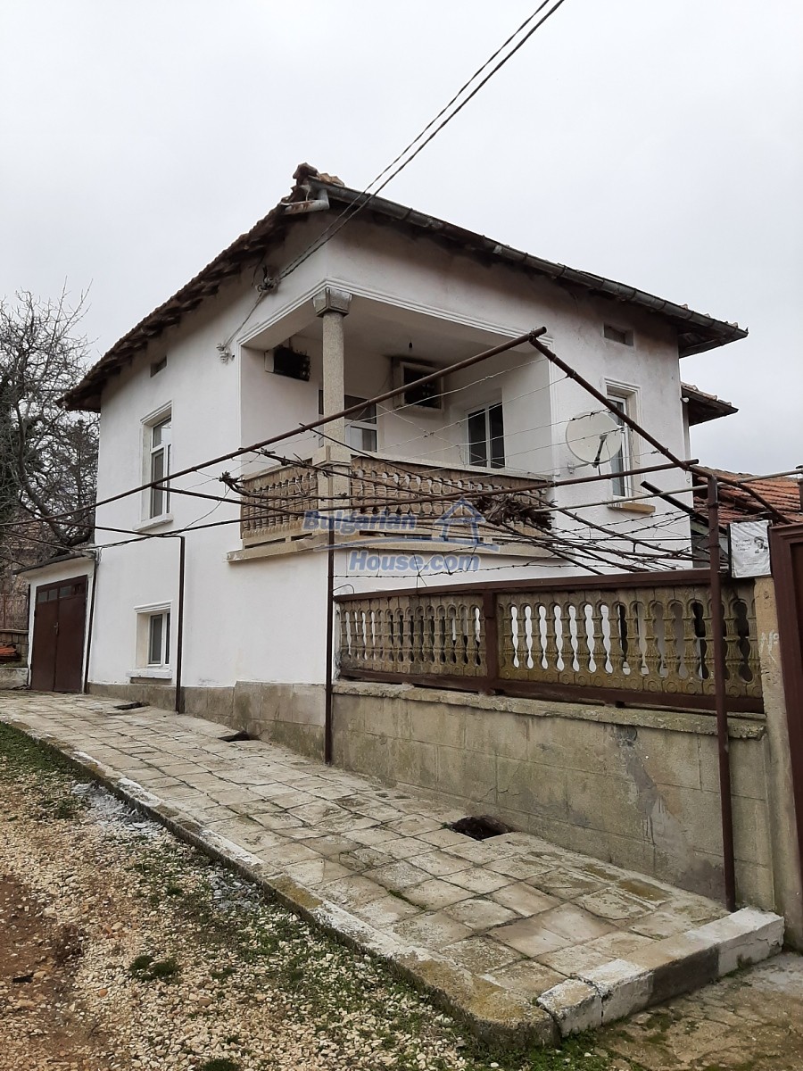 Foto 6 von 12 — House in Bulgaria Vratsa region close to forest lake and fields