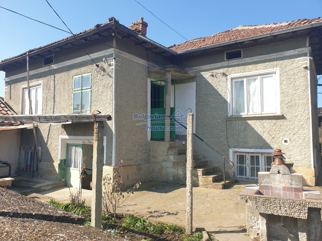 Foto 10 von 12 — Two floor Bulgarian house located in a beautiful valley VT area