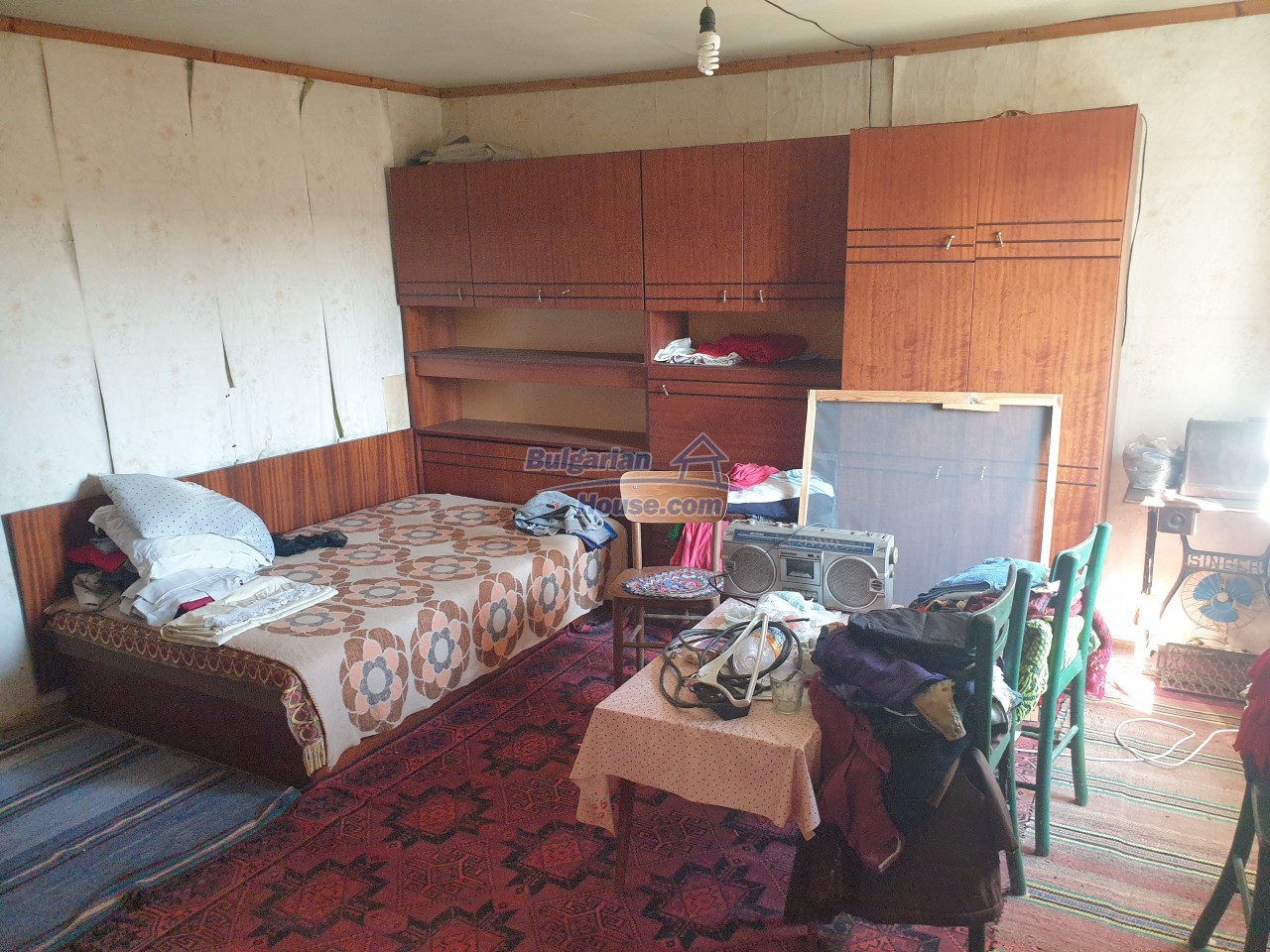Foto 11 von 12 — Two floor Bulgarian house located in a beautiful valley VT area
