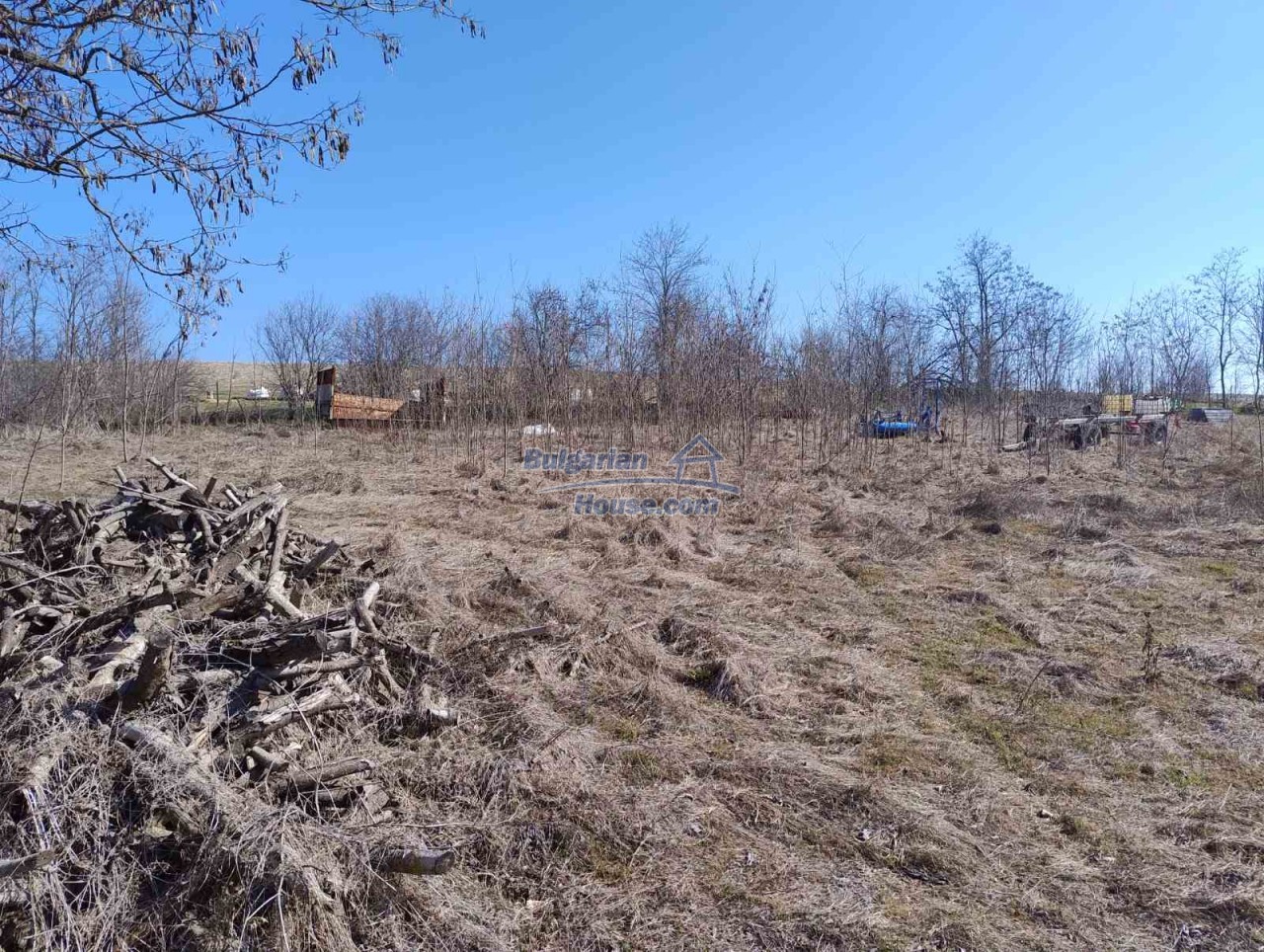 Foto 3 von 5 — Large plot of ​​land 10 km from Danube River