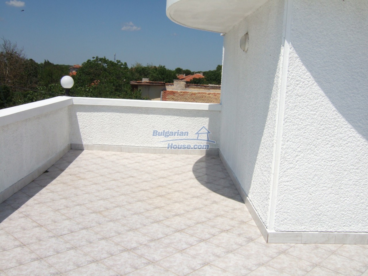 Foto 5 von 12 — Spacious three-storey house with sea view