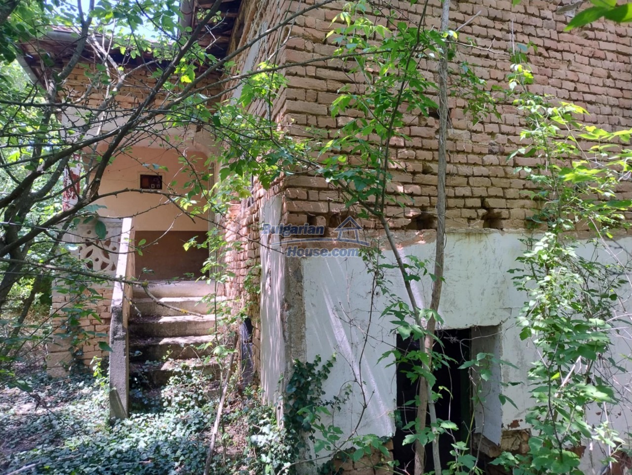 Foto 5 von 12 — VERY CHEAP Rural Bulgarian house big yard near DANUBE river