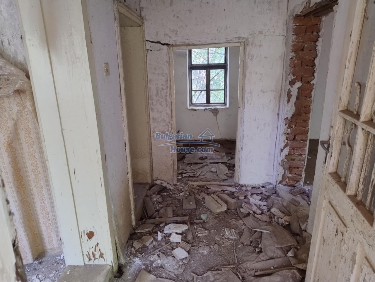 Foto 4 von 12 — VERY CHEAP Rural Bulgarian house big yard near DANUBE river