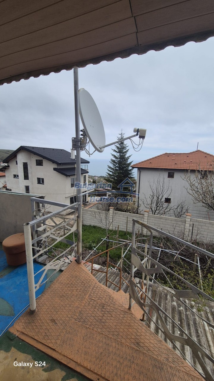 Foto 12 von 12 — Three-Level Home in a Quiet Seaside Area