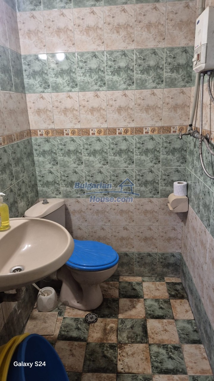 Foto 11 von 12 — Three-Level Home in a Quiet Seaside Area