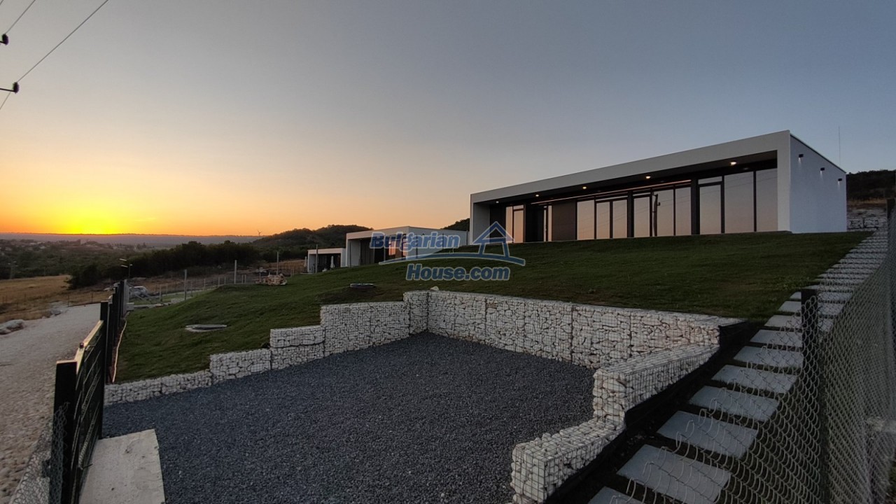 Foto 2 von 12 — Contemporary Residence Near Albena and Varna in Protected Area