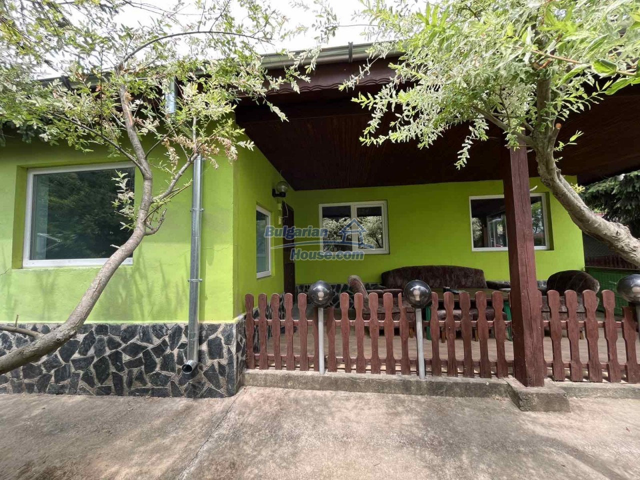 Foto 1 von 12 — Renovated Stone House with Huge Garden – 22 km from Balchik