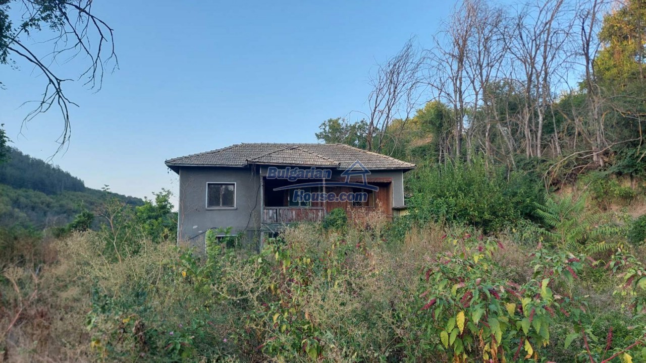 Foto 1 von 12 — Bulgarian House for renovation 14km away from Popovo