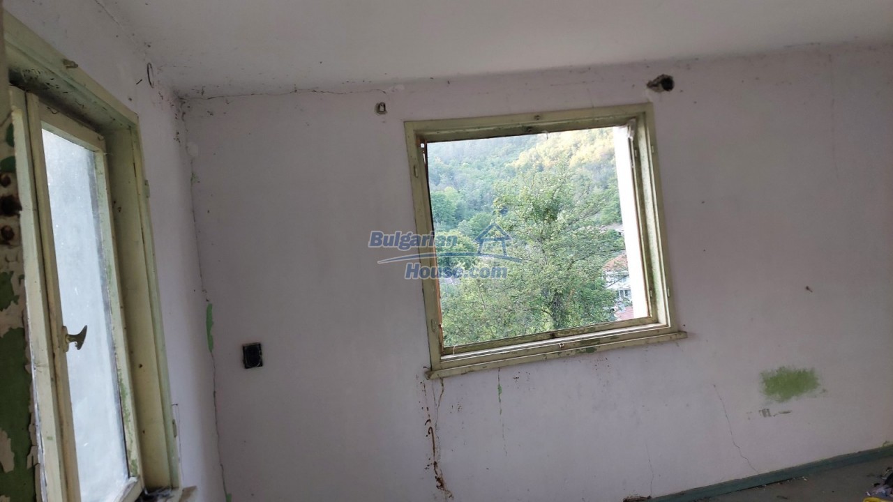 Foto 12 von 12 — Bulgarian House for renovation 14km away from Popovo