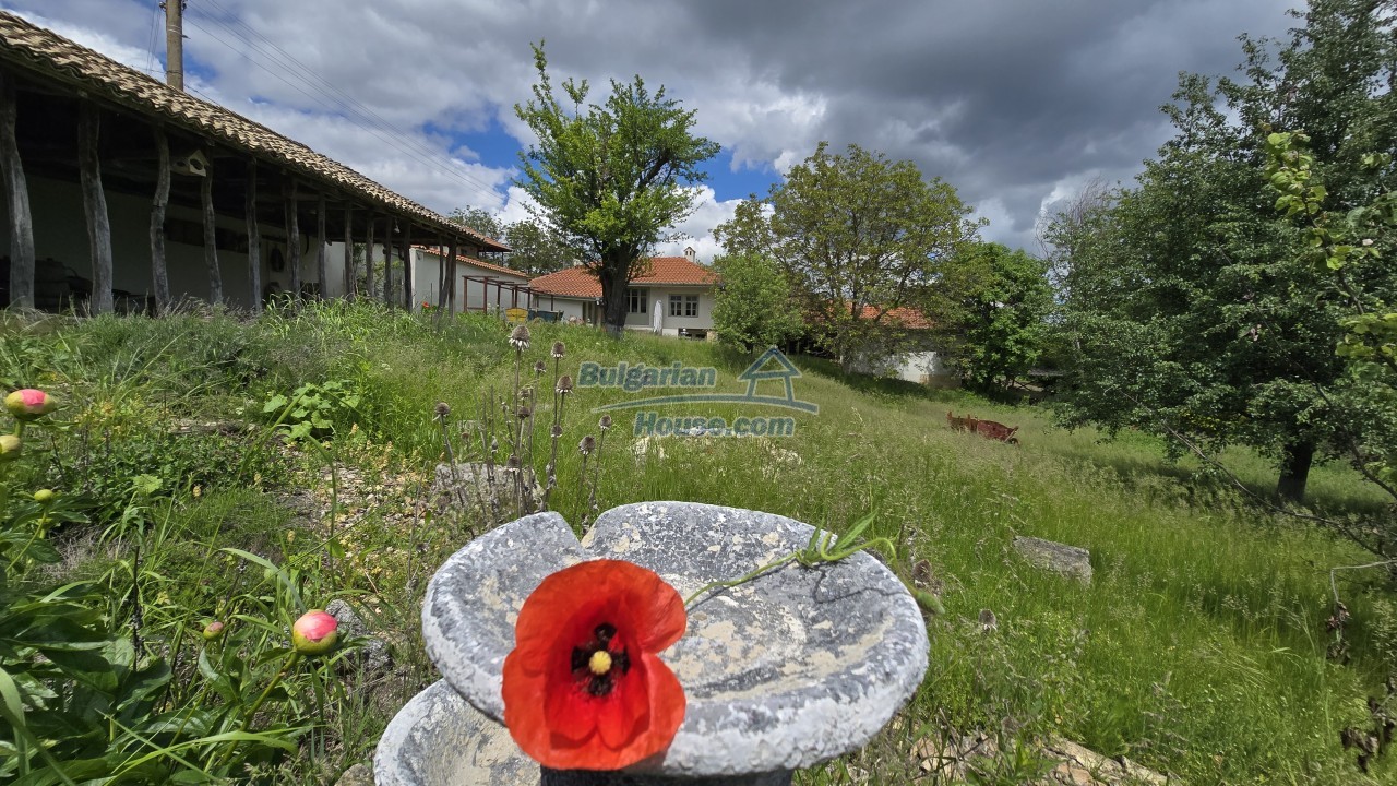 Foto 10 von 12 — Traditional Bulgarian house marvelous views big garden