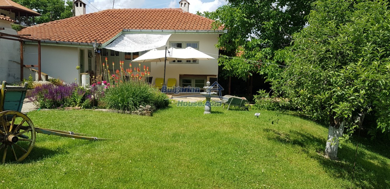 Foto 1 von 12 — Traditional Bulgarian house marvelous views big garden