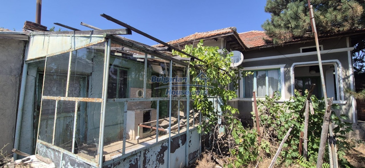 Foto 2 von 12 — Cheap Bulgarian property for renovation 28 km from the sea