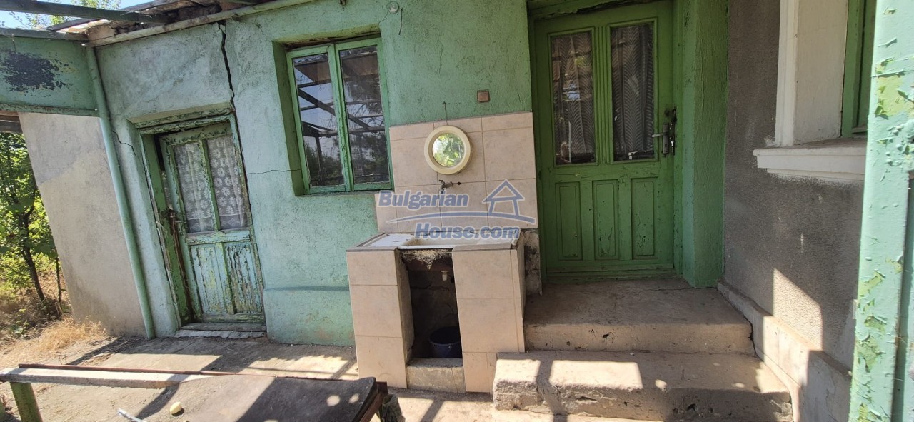 Foto 4 von 12 — Cheap Bulgarian property for renovation 28 km from the sea