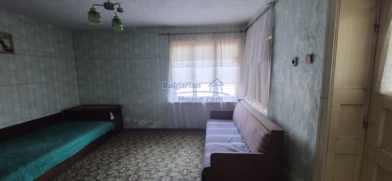 Foto 9 von 12 — Cheap Bulgarian property for renovation 28 km from the sea