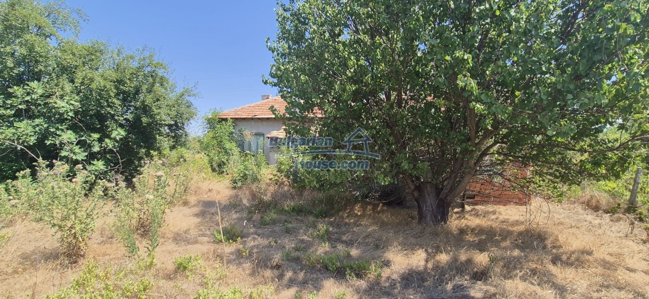 Foto 5 von 12 — Cheap Bulgarian property for renovation 28 km from the sea