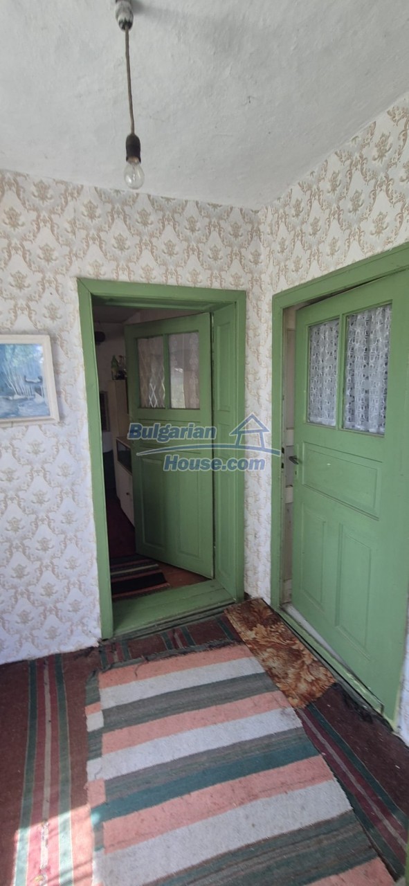 Foto 8 von 12 — Cheap Bulgarian property for renovation 28 km from the sea