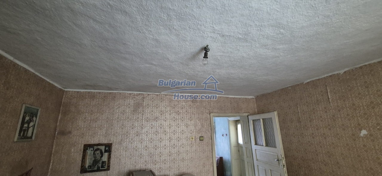 Foto 12 von 12 — Cheap Bulgarian property for renovation 28 km from the sea