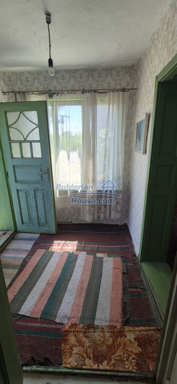 Foto 11 von 12 — Cheap Bulgarian property for renovation 28 km from the sea