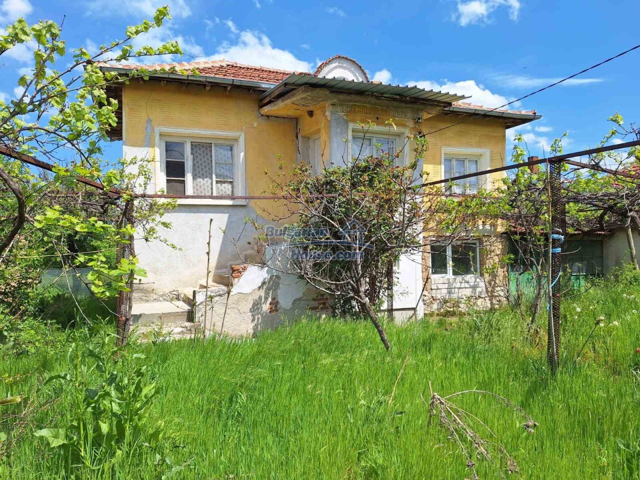 Foto 2 von 10 — House for sale 30 km from Stara Zagora close to two dam lakes