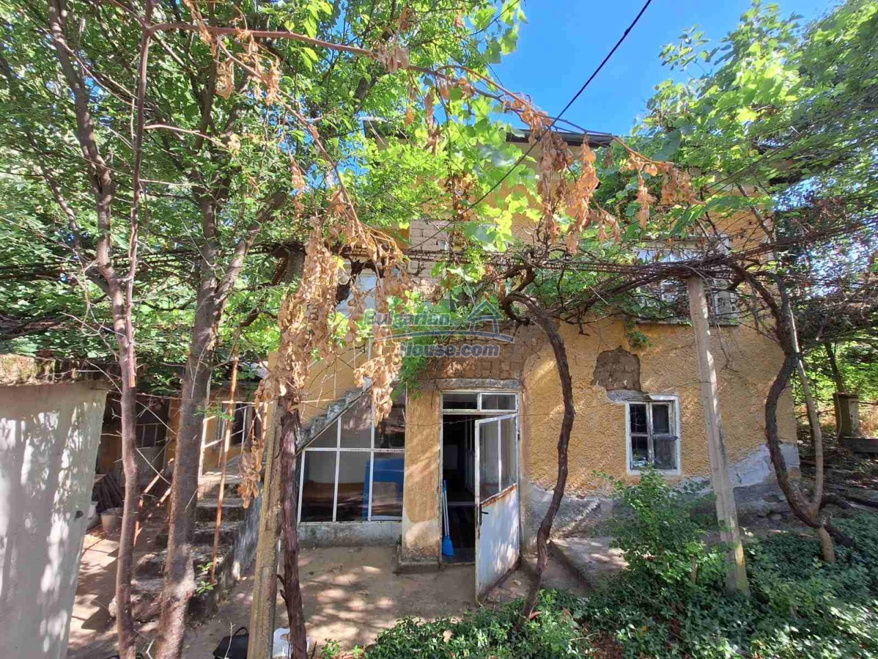 Foto 1 von 10 — House in a mountain village only 30 km from Stara Zagora