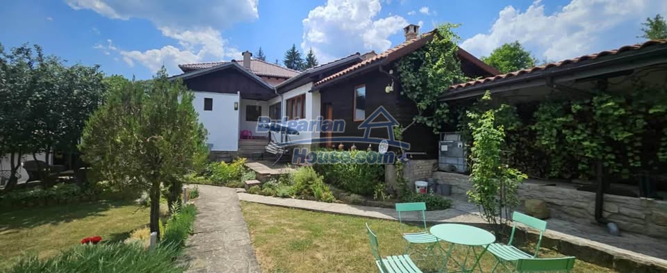 Foto 3 von 12 — Traditional Bulgarian House with breathtaking views 49km VT