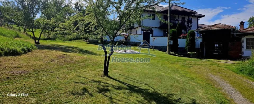 Foto 2 von 12 — Traditional Bulgarian House with breathtaking views 49km VT